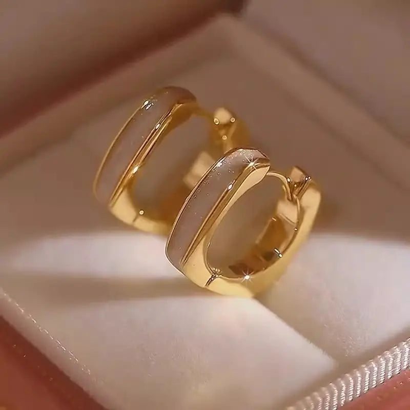KAIA™ CLADDAGH HOOP EARRINGS