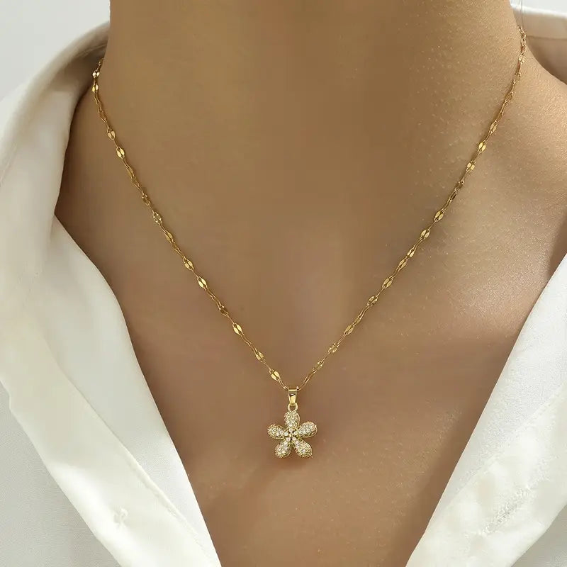 AUBRIE™ FORTUNE FLOWER NECKLACE