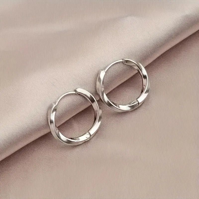 ELARA™ TWISTED HOOP EARRINGS