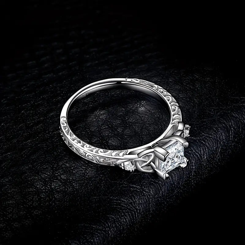 AURELIA™ PRINCESS CUT ENGAGEMENT RING