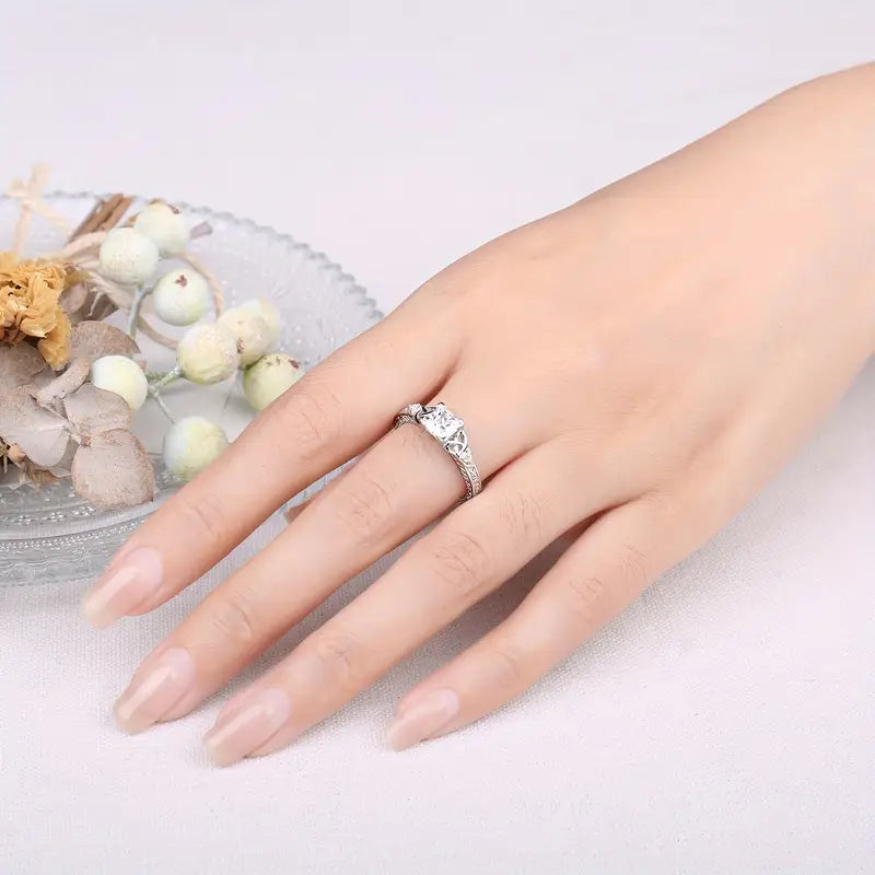 AURELIA™ PRINCESS CUT ENGAGEMENT RING