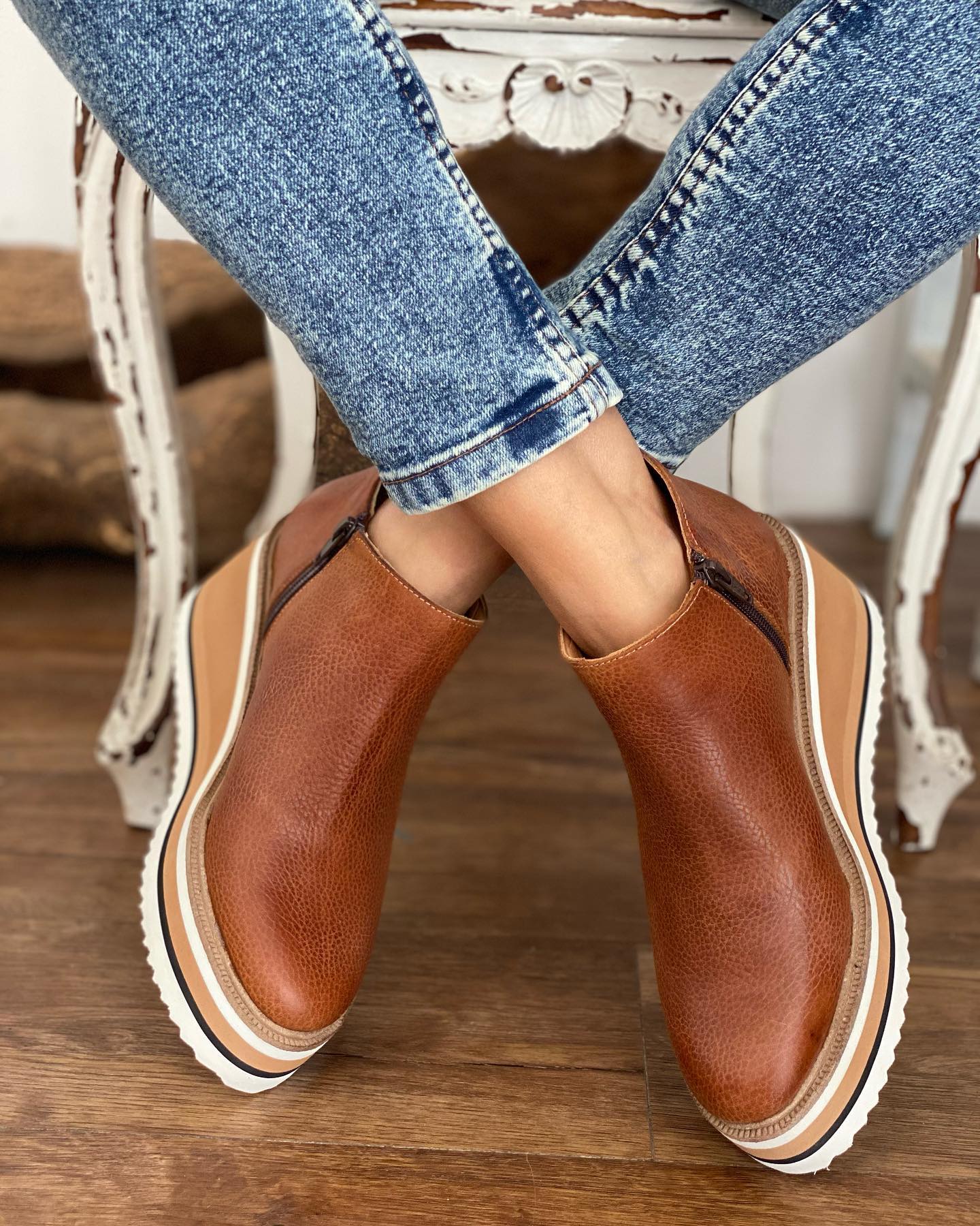 Botines de Cuña con Cremallera Marrón